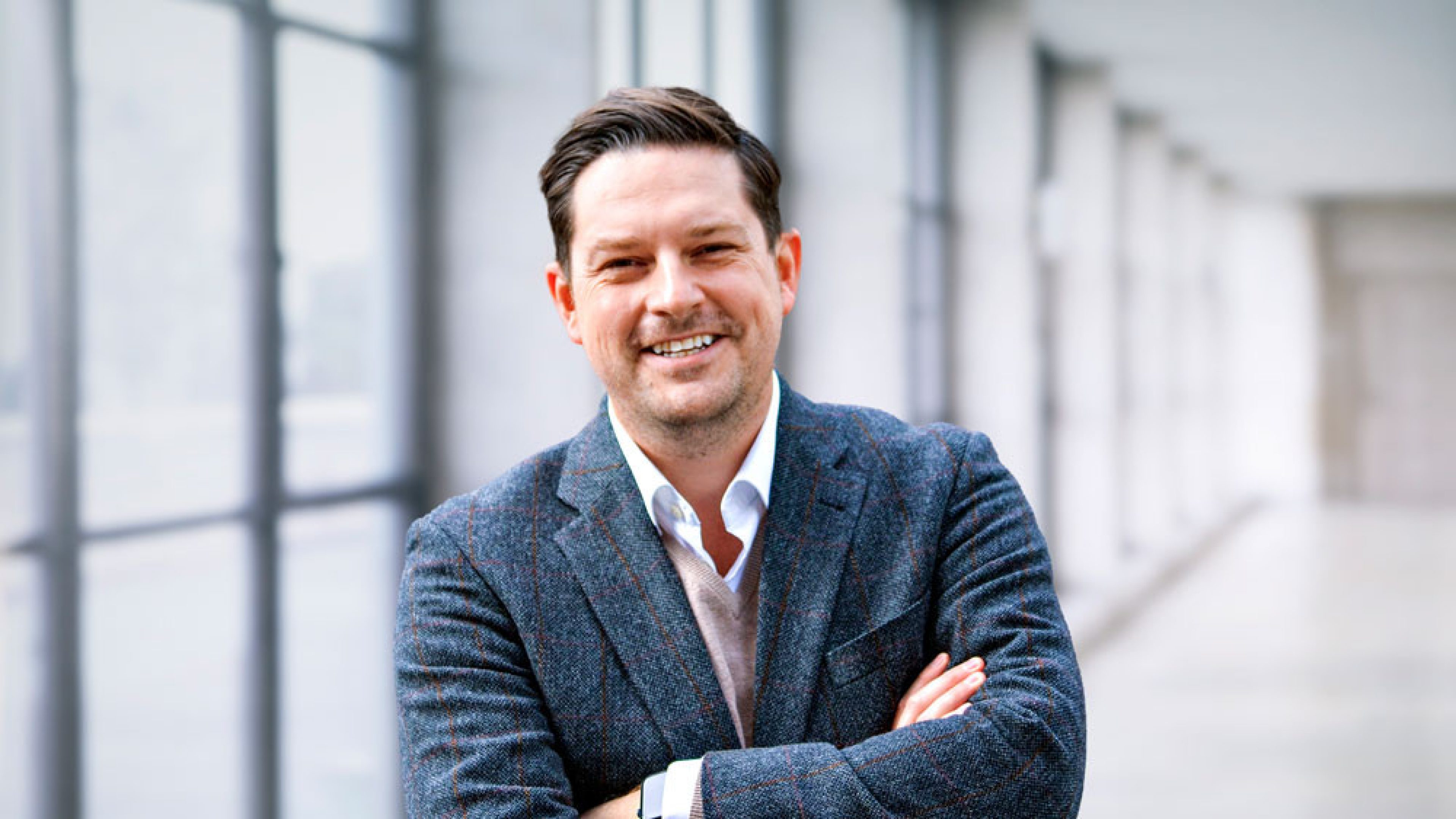 Mood picture of Omar Catovic, Director of Property Management at Swiss Life Asset Manager, Sweden.